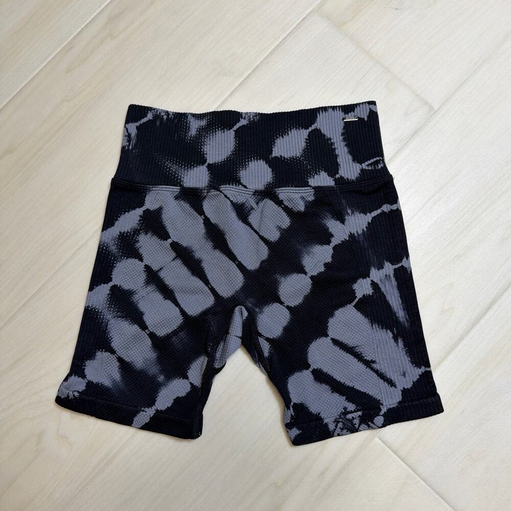 VS PINK Active Ribbed Tie Dye Seamless Biker Shorts